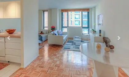 Rented by Michael W Gunzburg, LREB