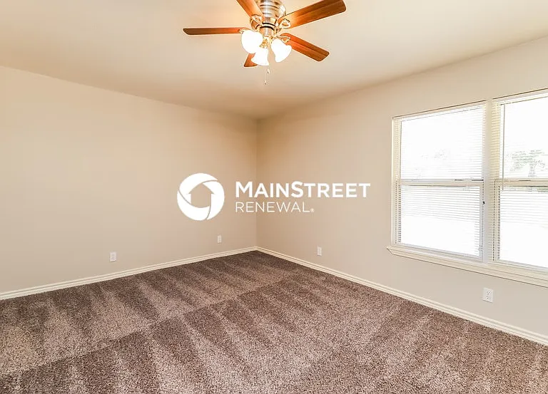450 Millwood Ln — Photo 9