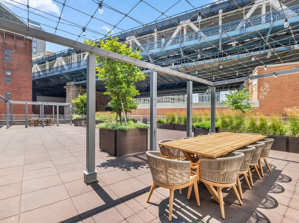 100 Jay Street image 9 of 9