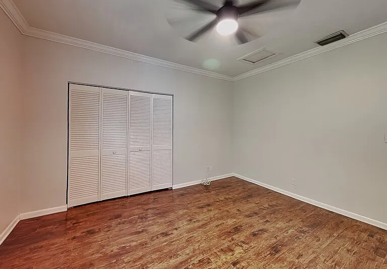 3801 1/2 W Palmira Ave — Photo 16