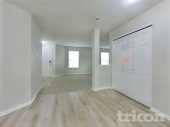 3rd image of 10893 Glenayr Dr