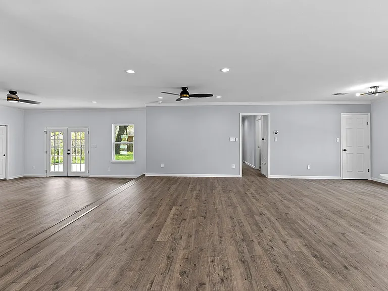 1307 Yorkshire Dr — Photo 13