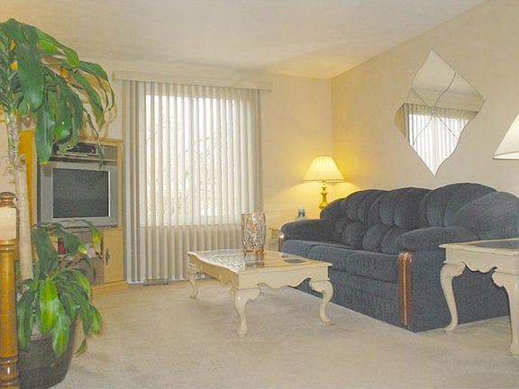 5th image of 3580 Falmouth Dr