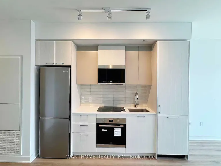10 Oak St E #1602 — Photo 6