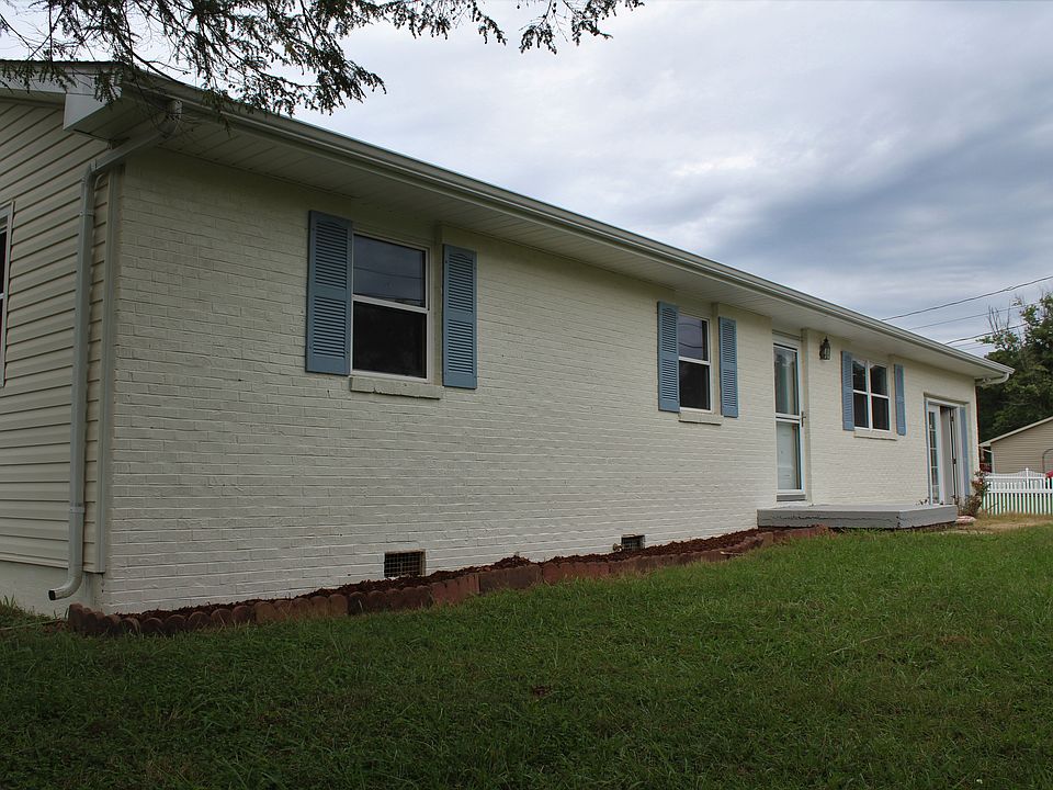 1st image of 906 Dayton Dr