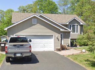 5271 Meadow Lakes Trl, Rockford, MN 55373