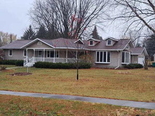 205 3rd St, Frederika, IA 50631