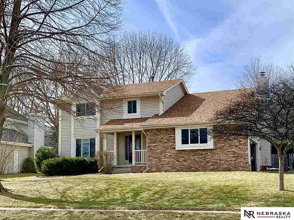 1st image of 4404 S 152nd Cir