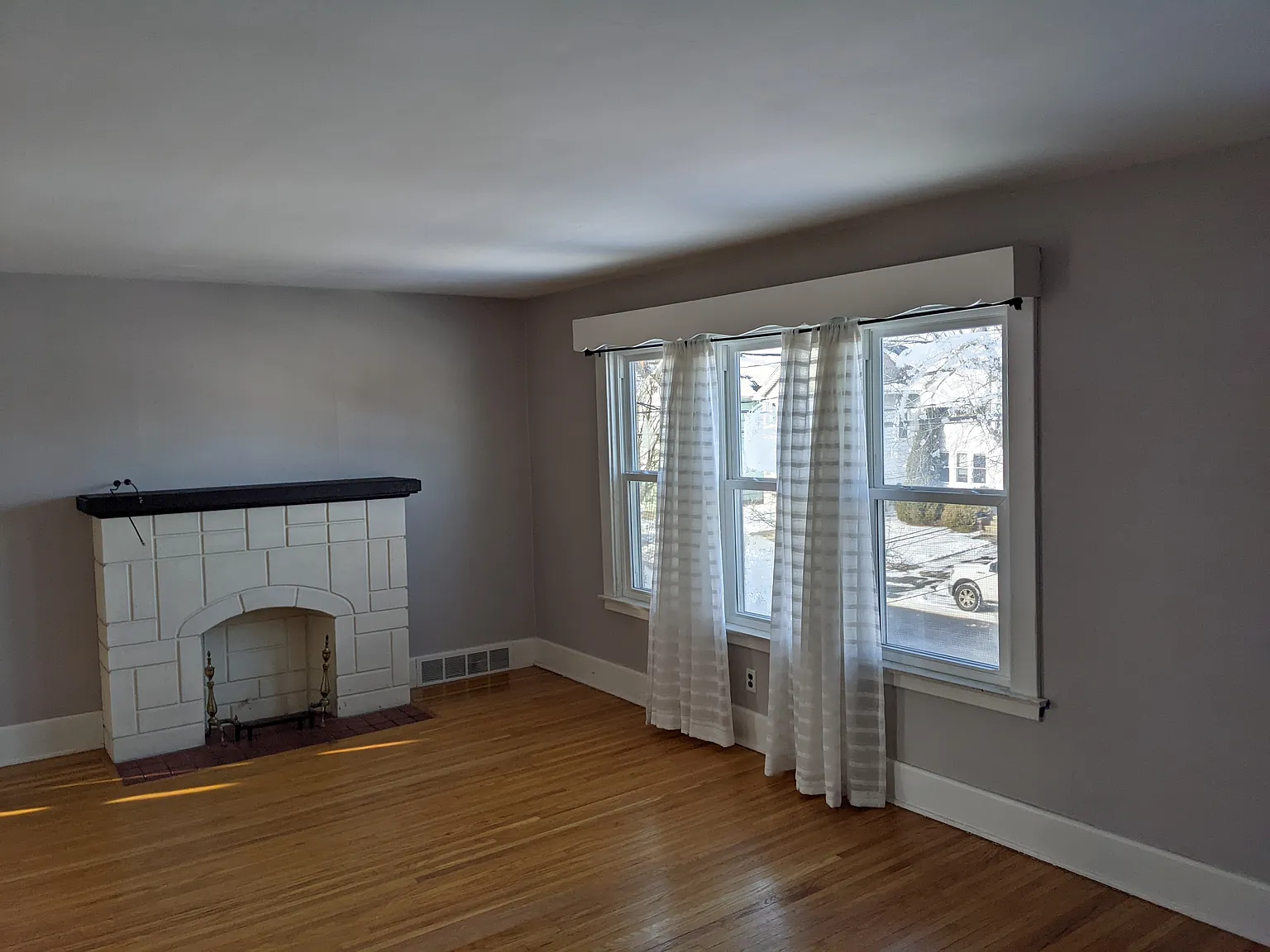 2 bed, 940 sqft, $1,300 — Photo 2