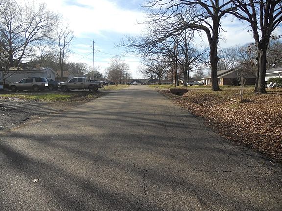 5th image of 107 Park Dr