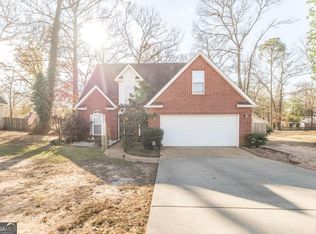 204 Woods Edge Way, Warner Robins, GA