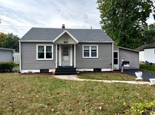 951 E 9th St, Rochester, IN 46975