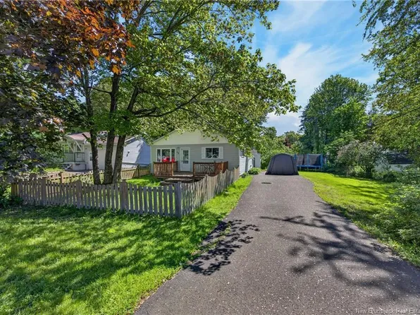 45 Carol Ave, Fredericton, NB E3A 1K3