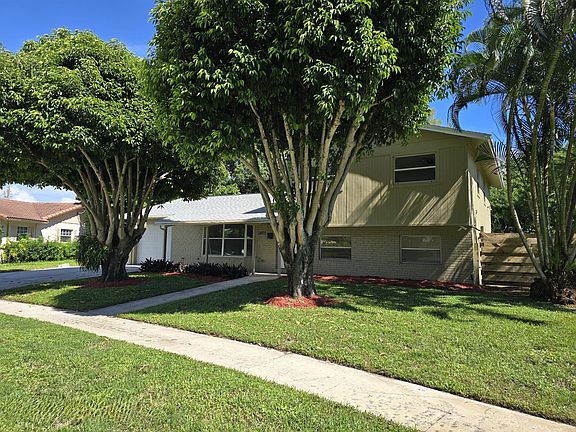 2nd image of 1425 40th Street