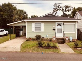 119 State St, Bay Saint Louis, MS 39520