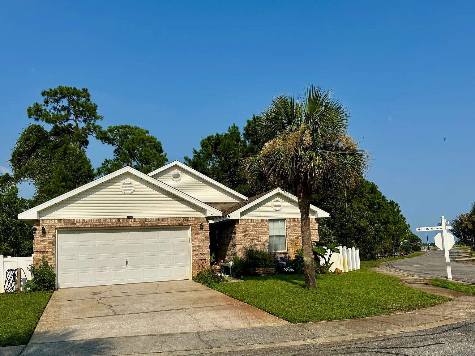 4 bed, 1632 sqft, $2,350 — Photo 2