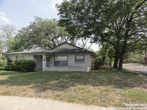 1st image of 370 Savannah Dr