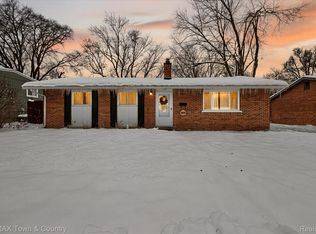 109 N Corbin St, Holly, MI 48442