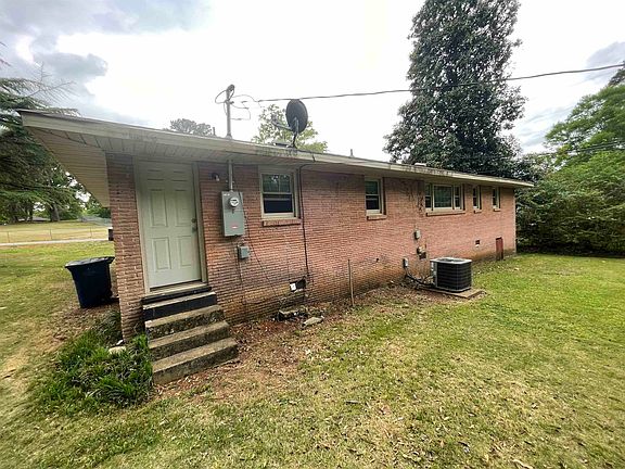 3rd image of 2314 Norwood Blvd
