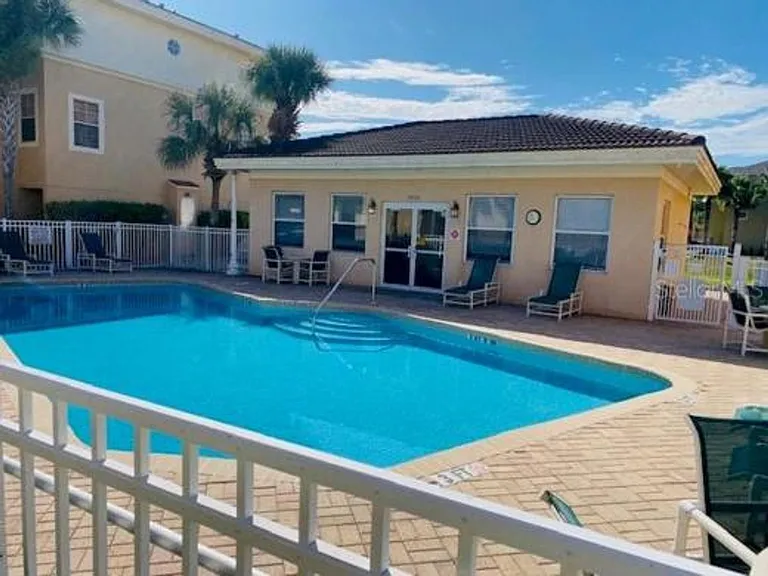 4916 Gulf Waters Dr — Photo 32