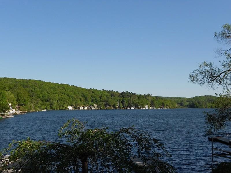 EASTWAKEFIELD.BROCHURE#1.LAKE