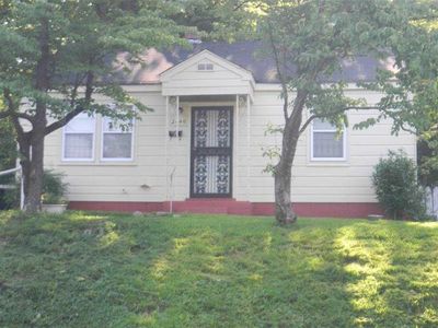 2440 Corry Rd, Memphis, TN, 38106