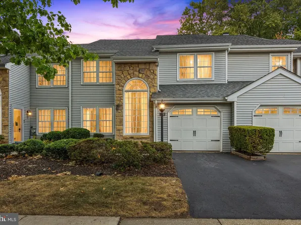 352 Carmen Dr, Collegeville, PA 19426