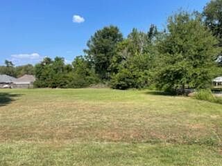 3rd image of LOT 8 Country Club Cres #2