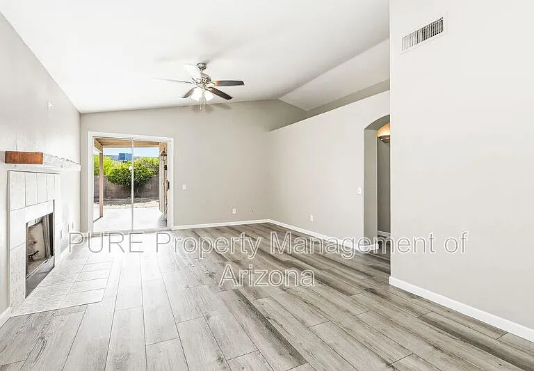 2638 N Saffron Cir — Photo 5