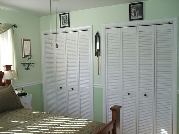Master br dual closets