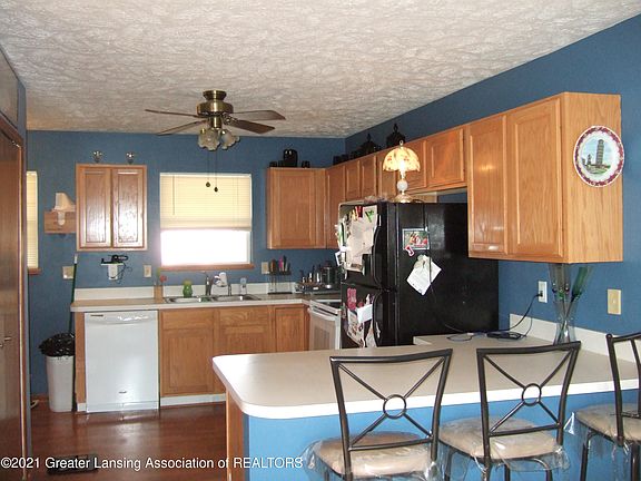 4th image of 204 Country Lake Dr Unit 16