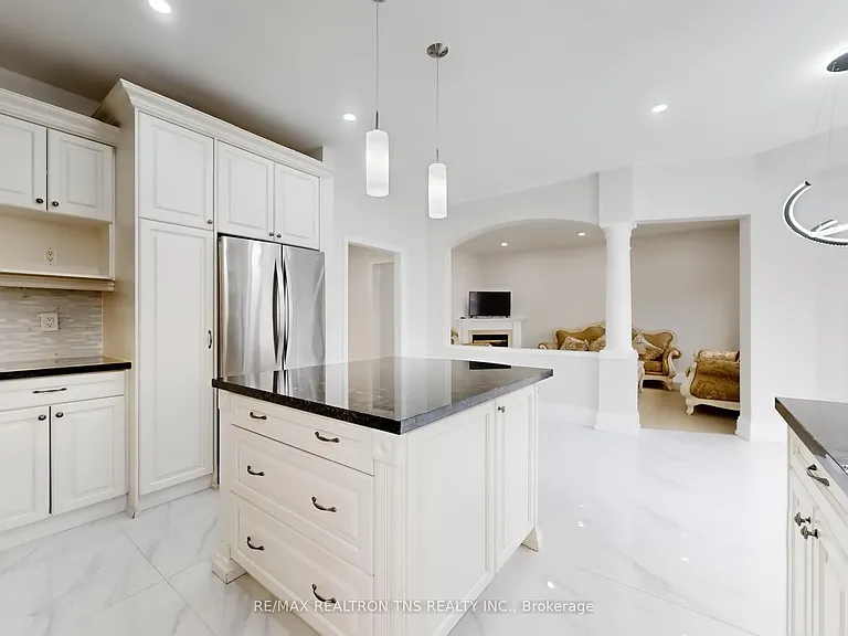 77 Frank Endean Rd — Photo 14