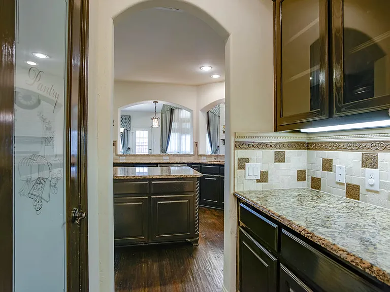 13083 Montfair Blvd — Photo 10