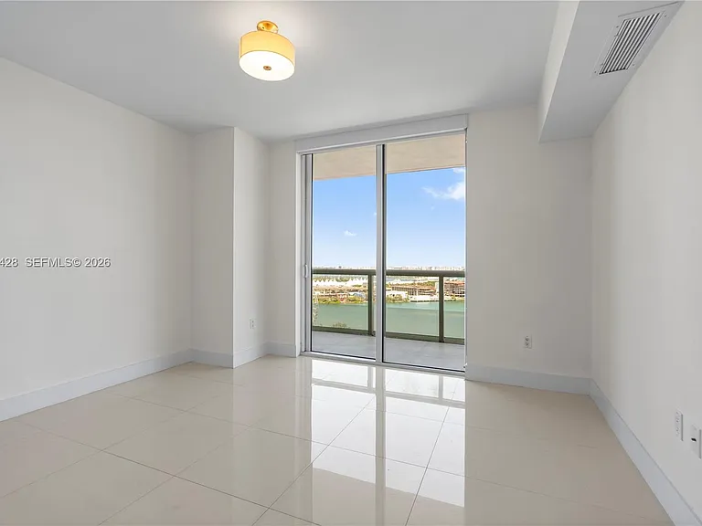 50 Biscayne Blvd #2604 — Photo 35