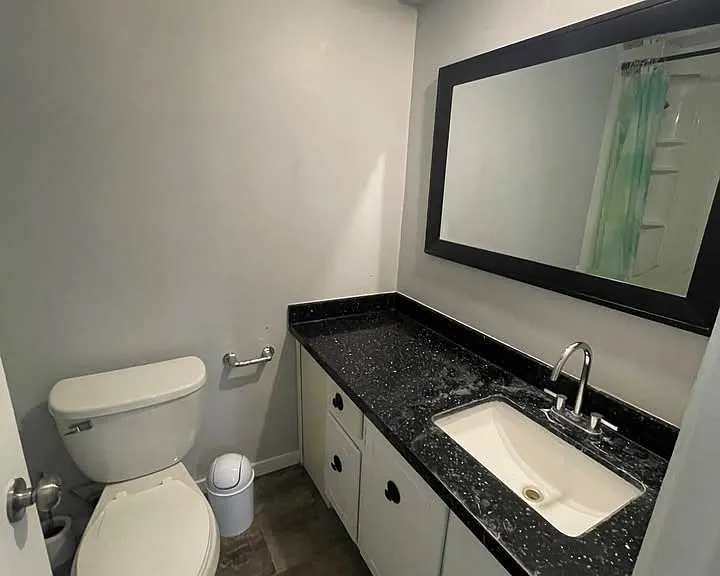 121 University Ave E #19 — Photo 10