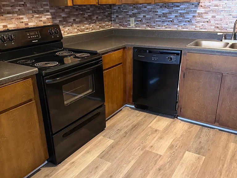 663 Windhaven Dr — Photo 45