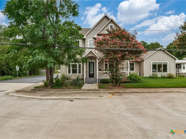 911 Farm St, Bastrop, TX 78602