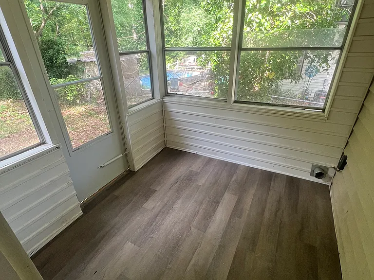1107 W Davidson Ave — Photo 10
