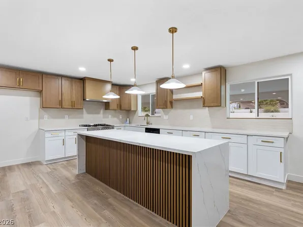 271 E Middleton Dr, Henderson, NV 89015