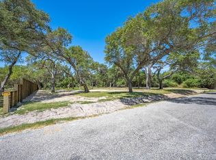 40 Magnolia St, Rockport, TX 78382