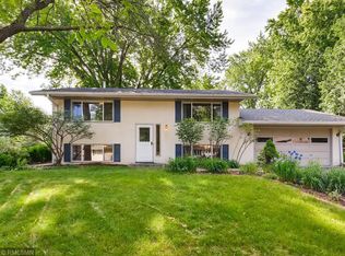 535 Continental Dr, New Brighton, MN 55112
