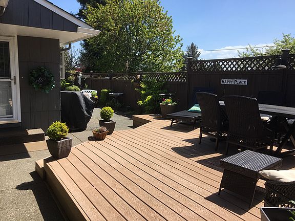Spacious private "Trex" deck