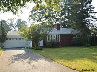 4 Gregory Ln, Loudonville, NY 12211