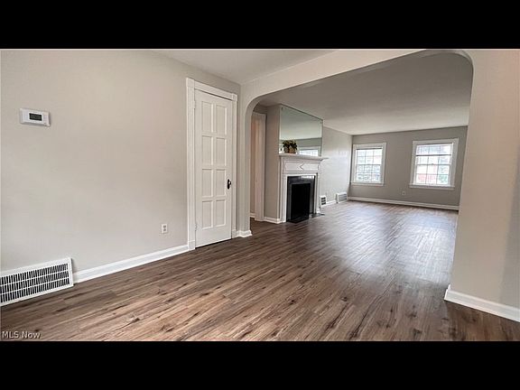 3rd image of 3397 Westbury Rd #1