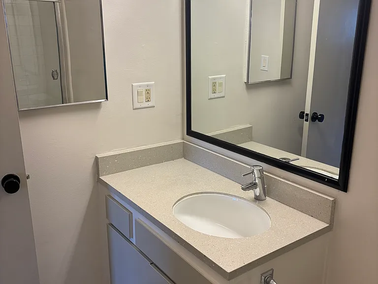 116 Rose Ave #10 — Photo 6