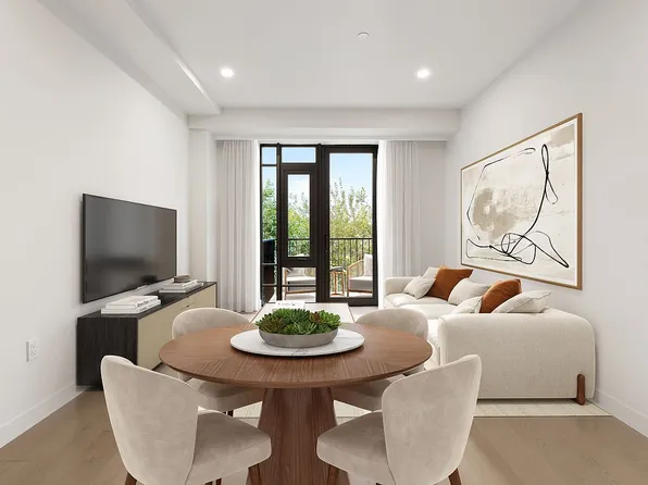 20-08 Steinway St #401, Astoria, NY 11105