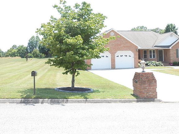 3rd image of 145 Baxter Dr