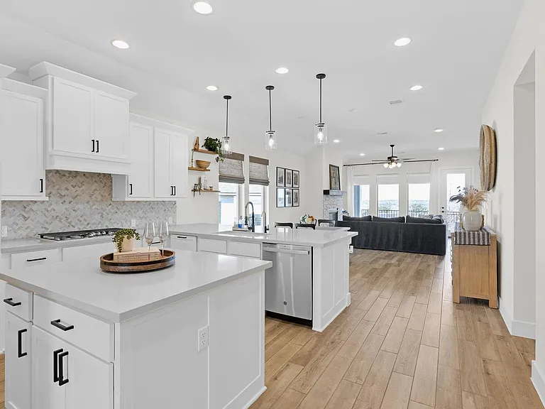 378 Carpenter Hill Dr — Photo 11