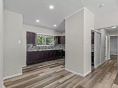 5th image of 254 Sadonia Ave