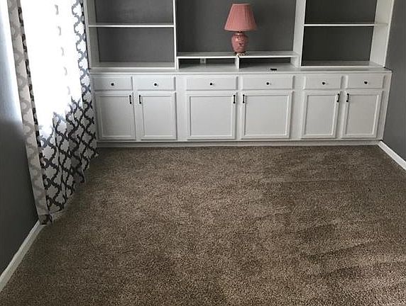 3rd image of 1459 Canterbury Dr